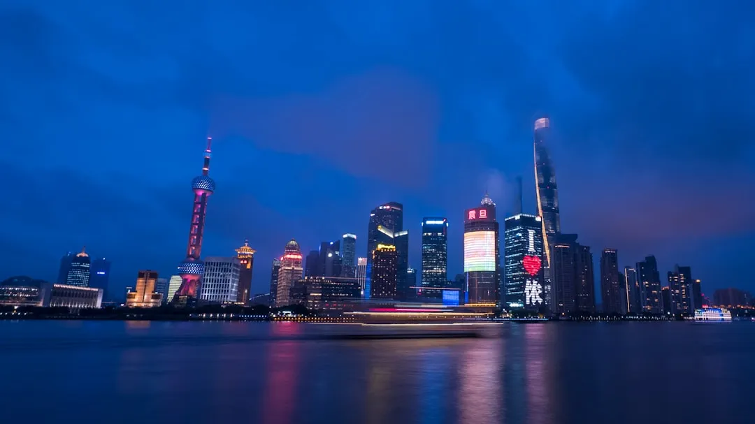 济南速特数控设备产品中心：数控机床选型要点与技术参数解析